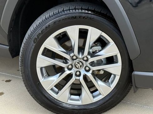 Used 2025 Toyota RAV4 XLE Premium FWD image 2