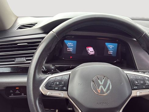 Used 2024 Volkswagen Atlas Peak Edition SE AWD/4WD image 38