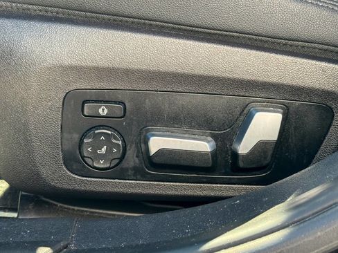 Used 2019 BMW 330i xDrive 330i xDrive AWD 4dr Sedan image 18