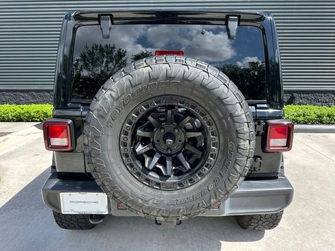 Used 2021 Jeep Wrangler Unlimited Sahara AWD/4WD image 13