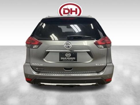 Used 2020 Nissan Rogue SL w/ Premium Package image 11