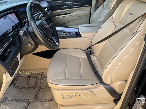 Used 2023 Cadillac Escalade ESV Premium Luxury image 18