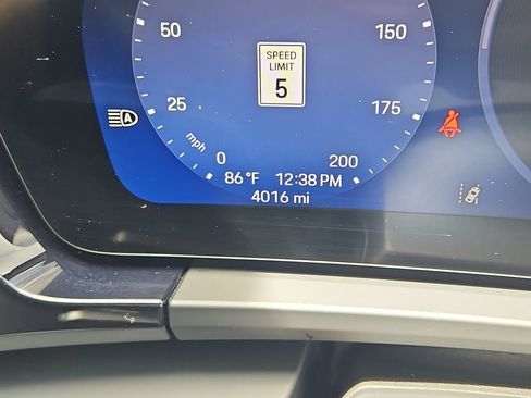 Certified 2025 Porsche Macan 4 Electric AWD/4WD image 13