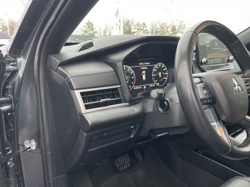 Used 2024 Mitsubishi Outlander SEL image 18