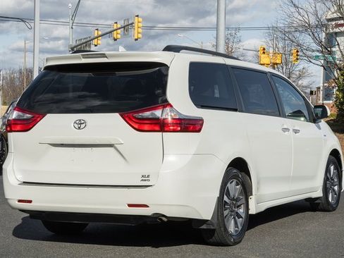 Used 2020 Toyota Sienna XLE image 4