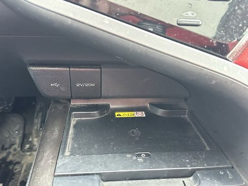 Used 2023 Toyota Camry XSE image 31