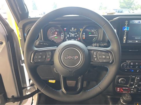 Used 2024 Jeep Wrangler Unlimited Rubicon 4xe AWD/4WD image 3