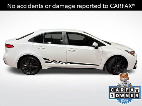 Certified 2025 Toyota Corolla SE image 3
