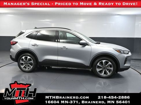 Used 2024 Ford Escape Platinum image 1