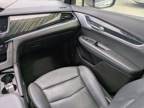 Used 2023 Cadillac XT6 Premium Luxury FWD image 18