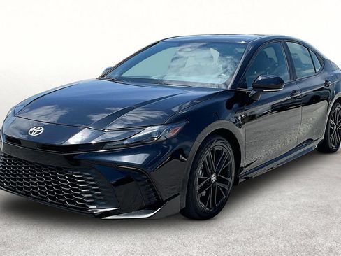 Used 2025 Toyota Camry SE FWD image 14