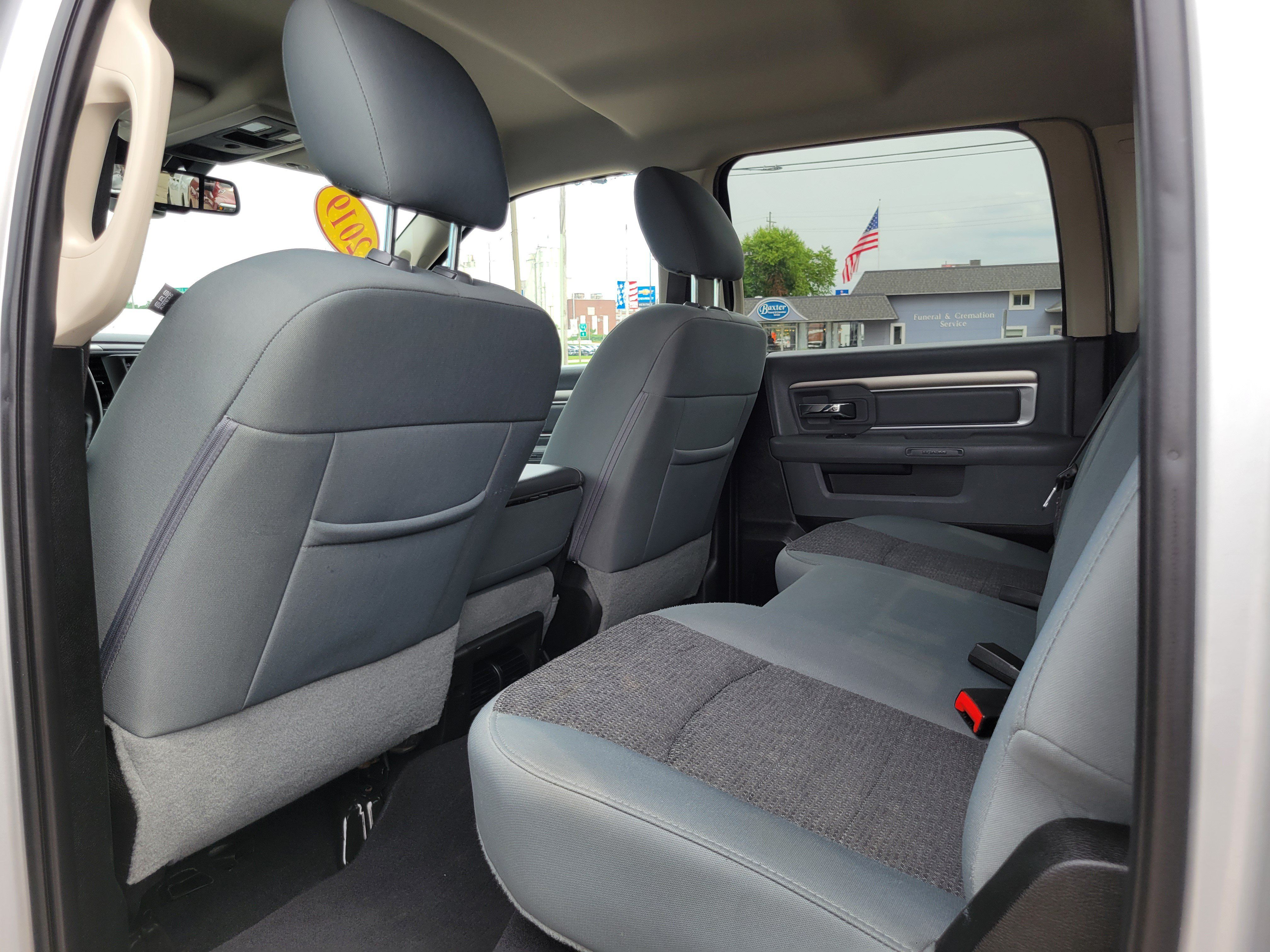Used 2019 RAM 1500 Classic SLT w/ Luxury Group AWD/4WD image 21