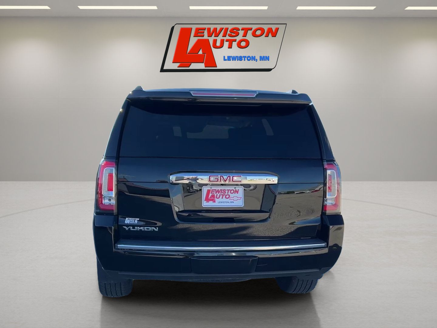 Certified 2015 GMC Yukon Denali w/ Premium Package AWD/4WD image 4