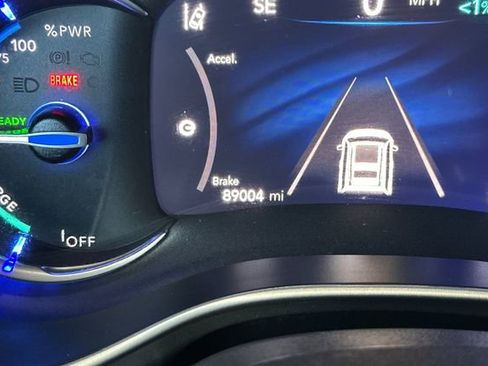 Used 2021 Chrysler Pacifica Touring-L FWD image 33