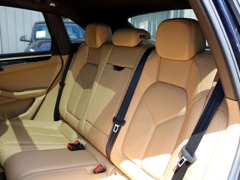 Used 2017 Porsche Macan S image 23