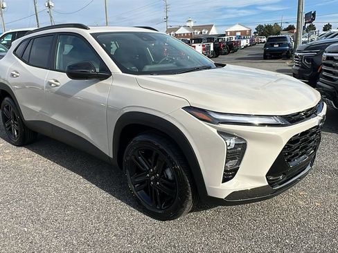 New 2026 Chevrolet Trax ACTIV w/ Sunroof Package image 3