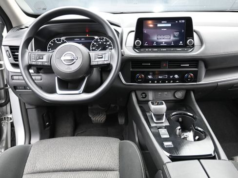 Used 2024 Nissan Rogue SV image 20