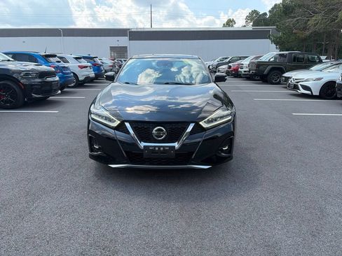Used 2019 Nissan Maxima SR w/ Premium Package FWD image 2