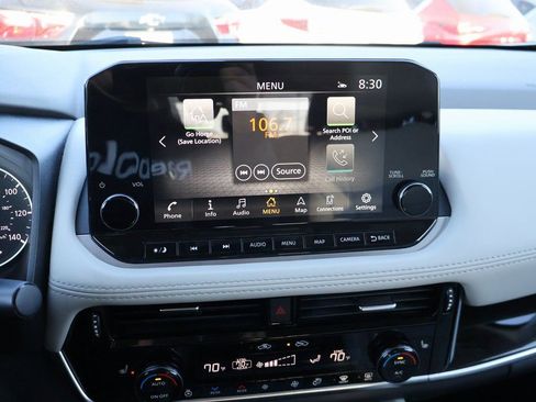 Used 2023 Nissan Rogue SL w/ SL Premium Package image 22