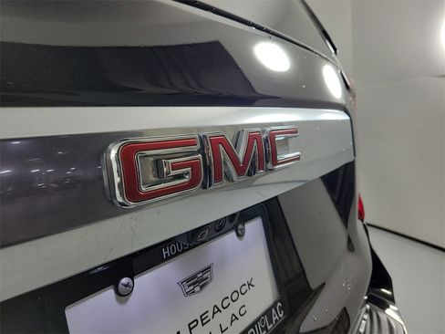 Used 2022 GMC Yukon XL Denali w/ Denali Premium Package image 7