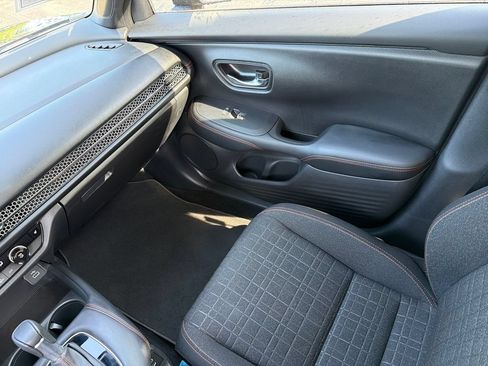 Used 2025 Honda HR-V Sport image 21