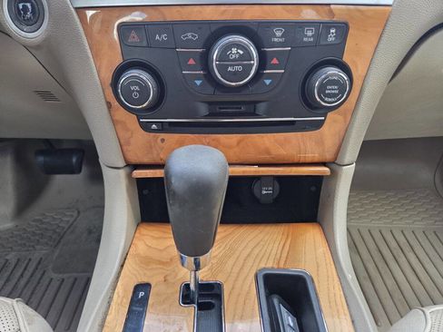 Used 2012 Chrysler 300 C image 32