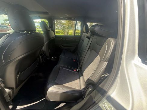 New 2025 Jeep Grand Cherokee Altitude image 28