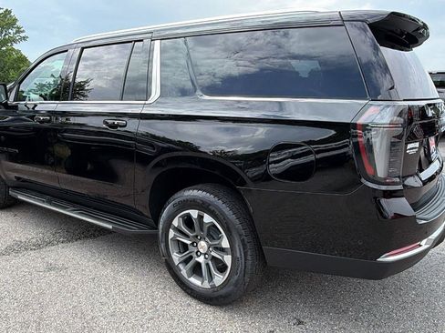 New 2026 Chevrolet Suburban LT w/ Comfort Package RWD image 13