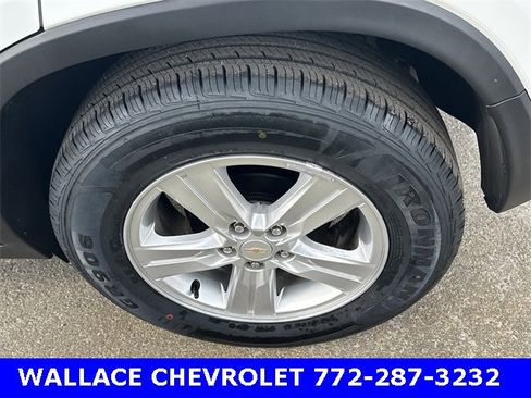 Certified 2022 Chevrolet Trax LS w/ Tint and Cruise Package image 12