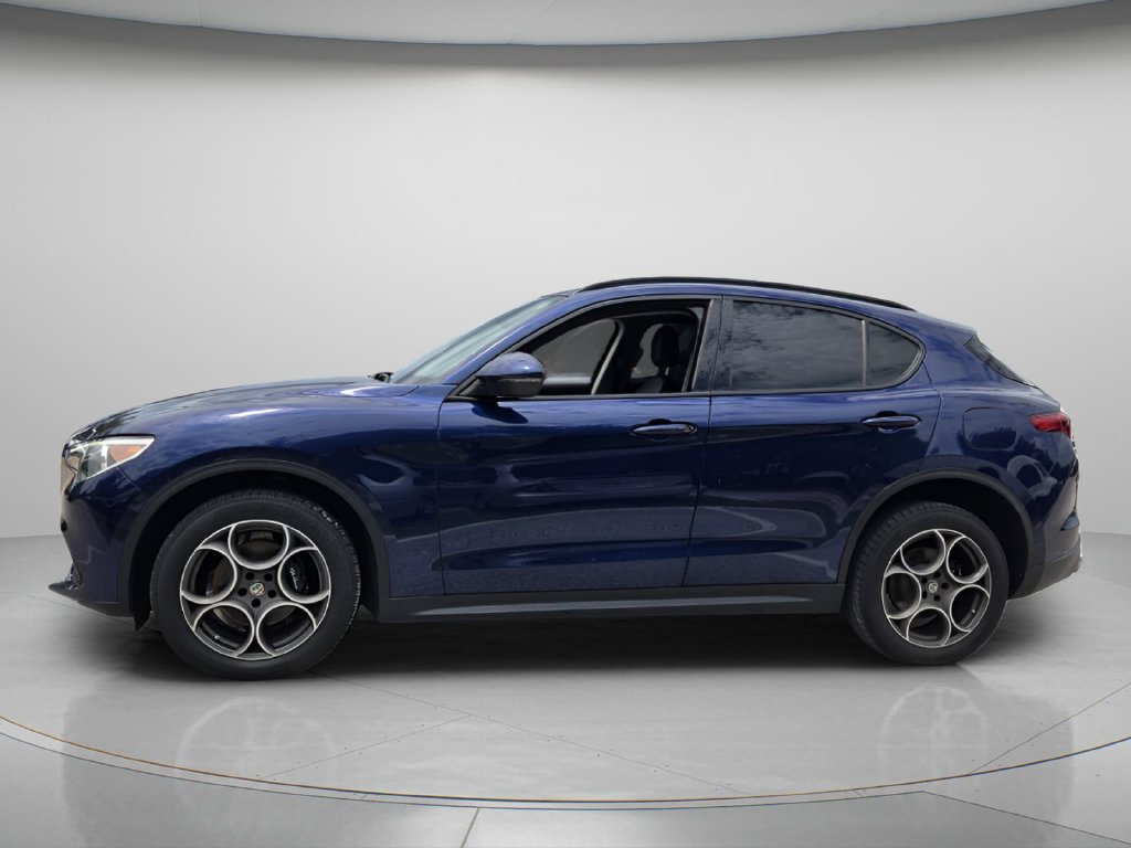 Used 2018 Alfa Romeo Stelvio Sport w/ Quick Order Package 22J Sport AWD/4WD image 3