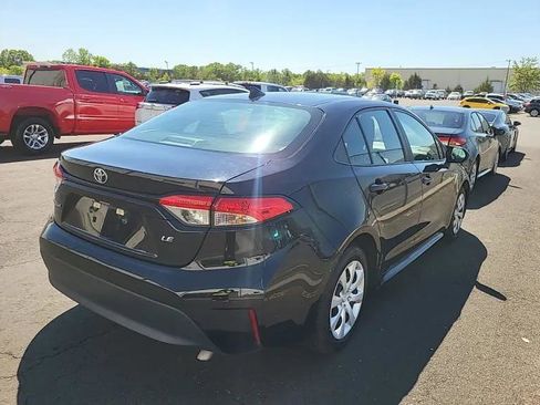 Used 2023 Toyota Corolla LE image 3