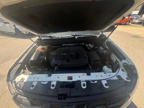 Used 2021 Chevrolet Colorado Z71 AWD/4WD image 12