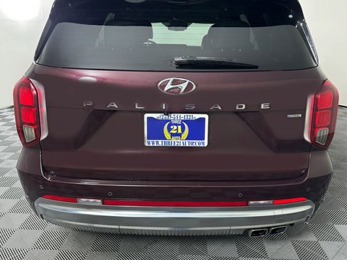 Used 2023 Hyundai Palisade Calligraphy w/ Cargo Package image 17