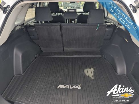 Used 2022 Toyota RAV4 LE FWD image 12