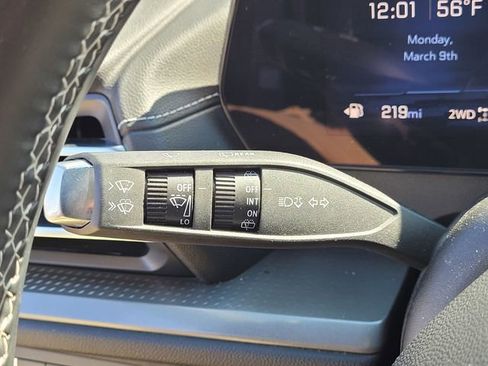 Used 2024 Chevrolet Traverse LT image 17