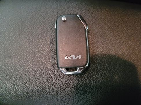 Used 2024 Kia Forte LXS image 32