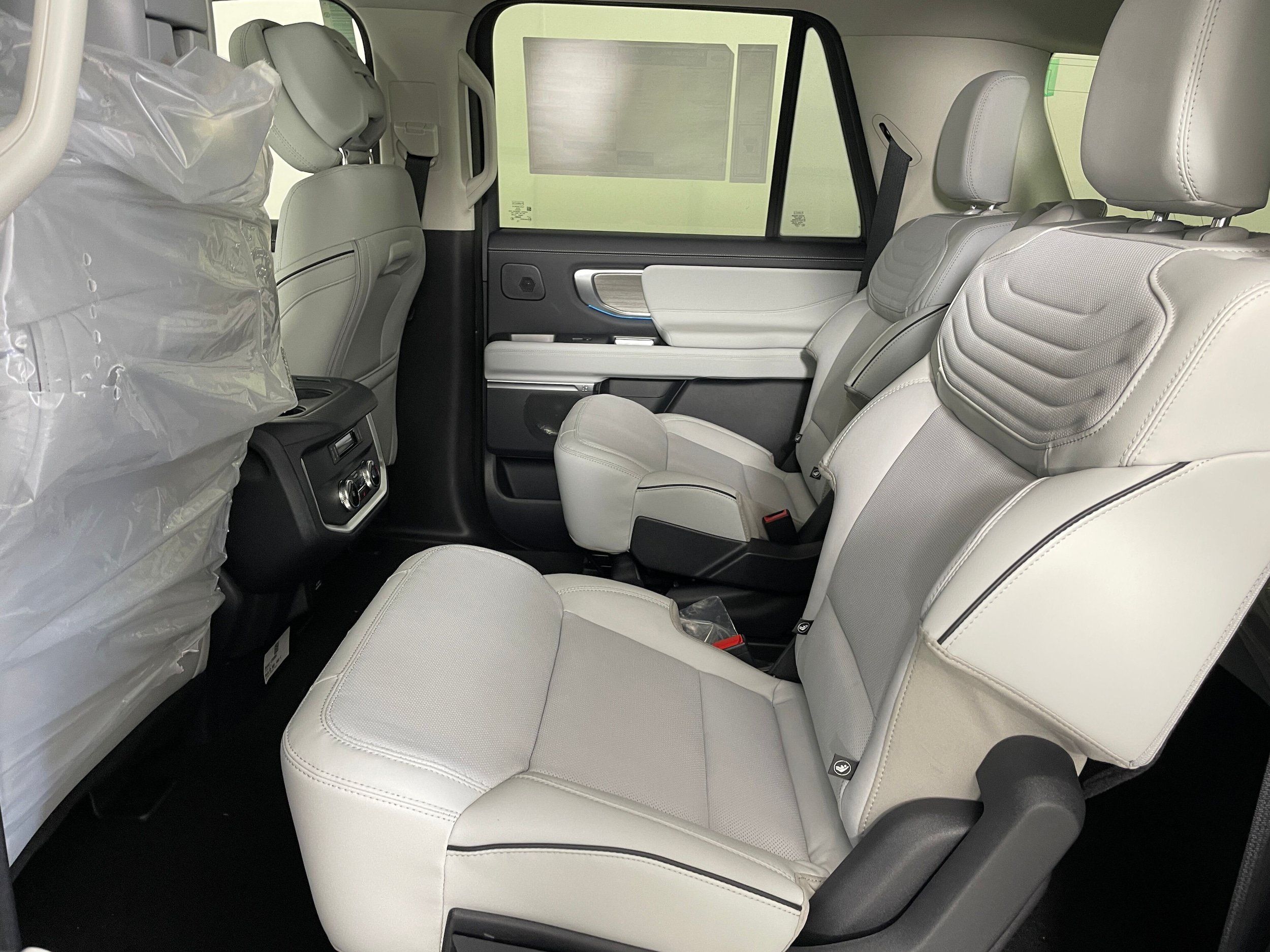 New 2027 Ford Expedition Max Platinum w/ Platinum Ultimate Package AWD/4WD image 8