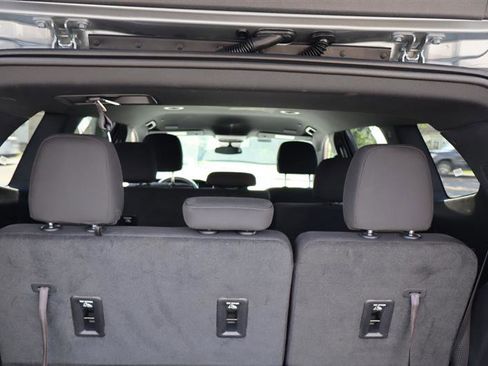 Used 2025 GMC Acadia Elevation image 33