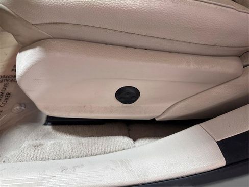 Used 2019 Mercedes-Benz E 300 4MATIC image 19