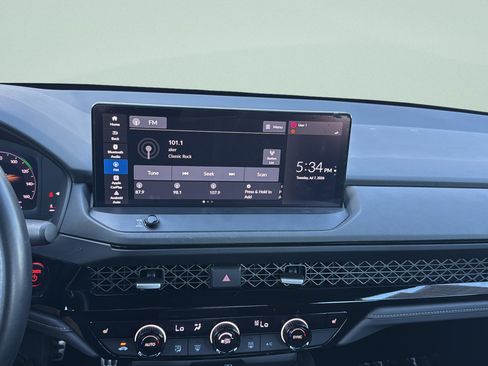 Used 2025 Honda Accord Sport image 3