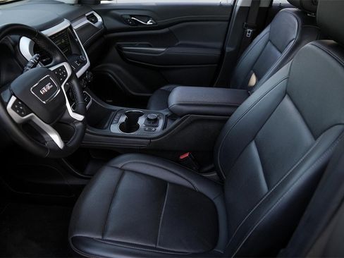 Used 2023 GMC Acadia SLT image 11