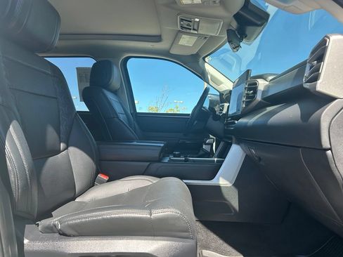 Used 2024 Toyota Tundra Limited AWD/4WD image 31