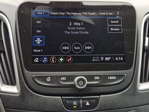 Used 2022 Chevrolet Malibu LT FWD image 13