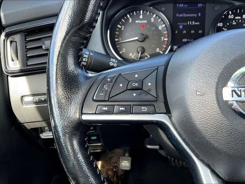 Used 2020 Nissan Rogue SV image 20