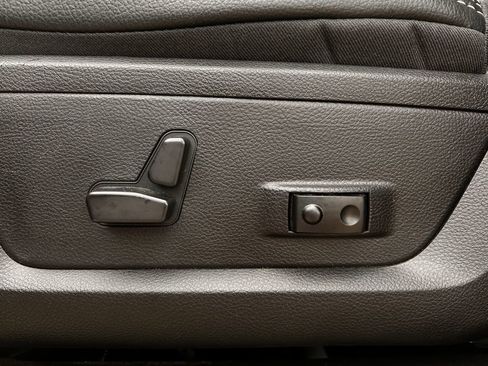 Used 2024 RAM 2500 Laramie image 29