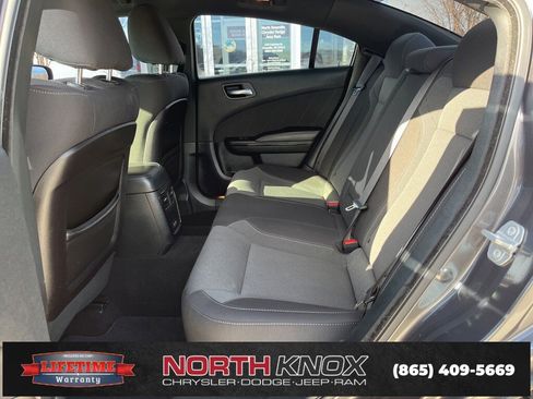 Used 2019 Dodge Charger SXT image 12