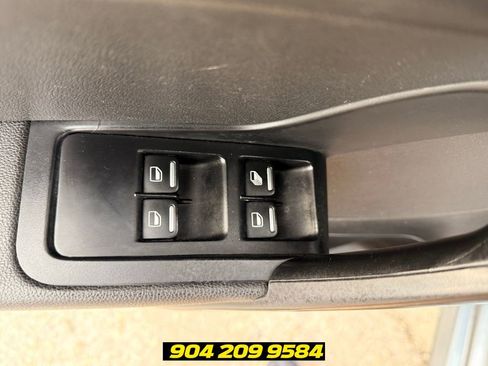 Used 2016 Volkswagen Beetle 1.8T S FWD image 18