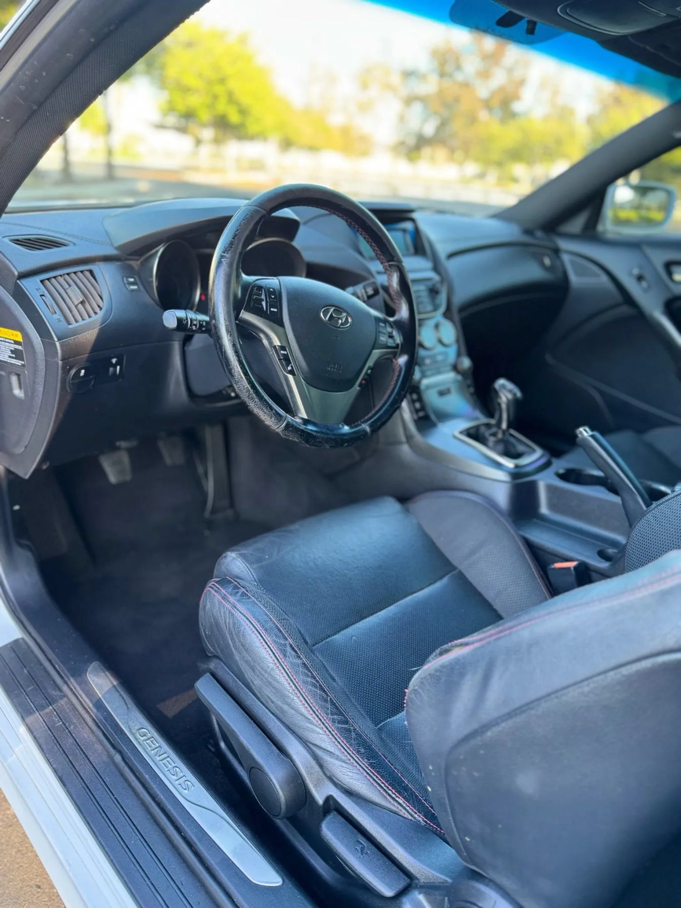 Used 2015 Hyundai Genesis 3.8 RWD image 37