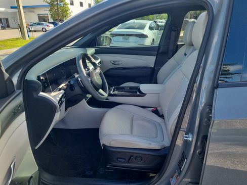 Used 2025 Hyundai Tucson Limited FWD image 24