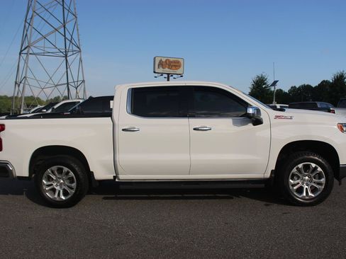 Used 2024 Chevrolet Silverado 1500 LTZ w/ LTZ Premium Package AWD/4WD image 8